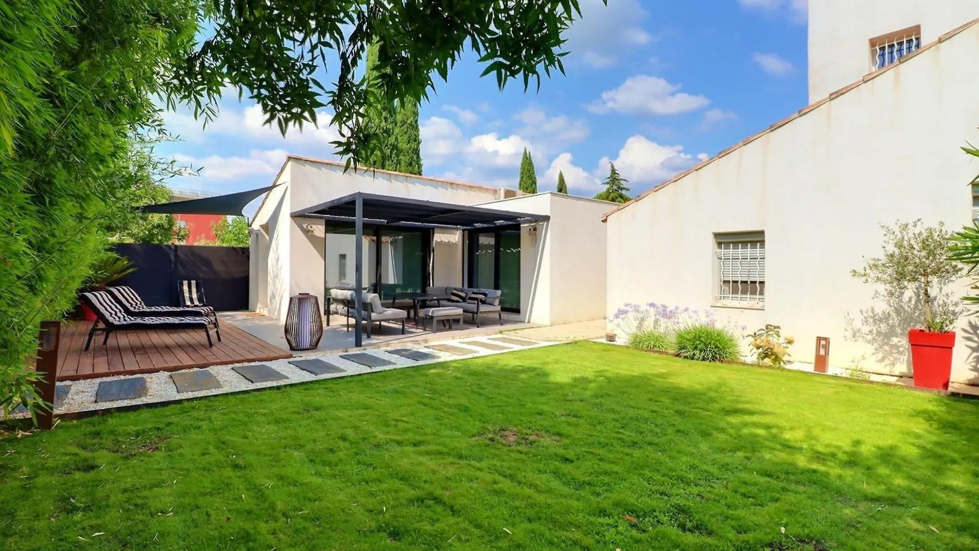 Apartment La Cabane Du Cap - 3 Stars - Parking - Terrace Aix-en-Provence France