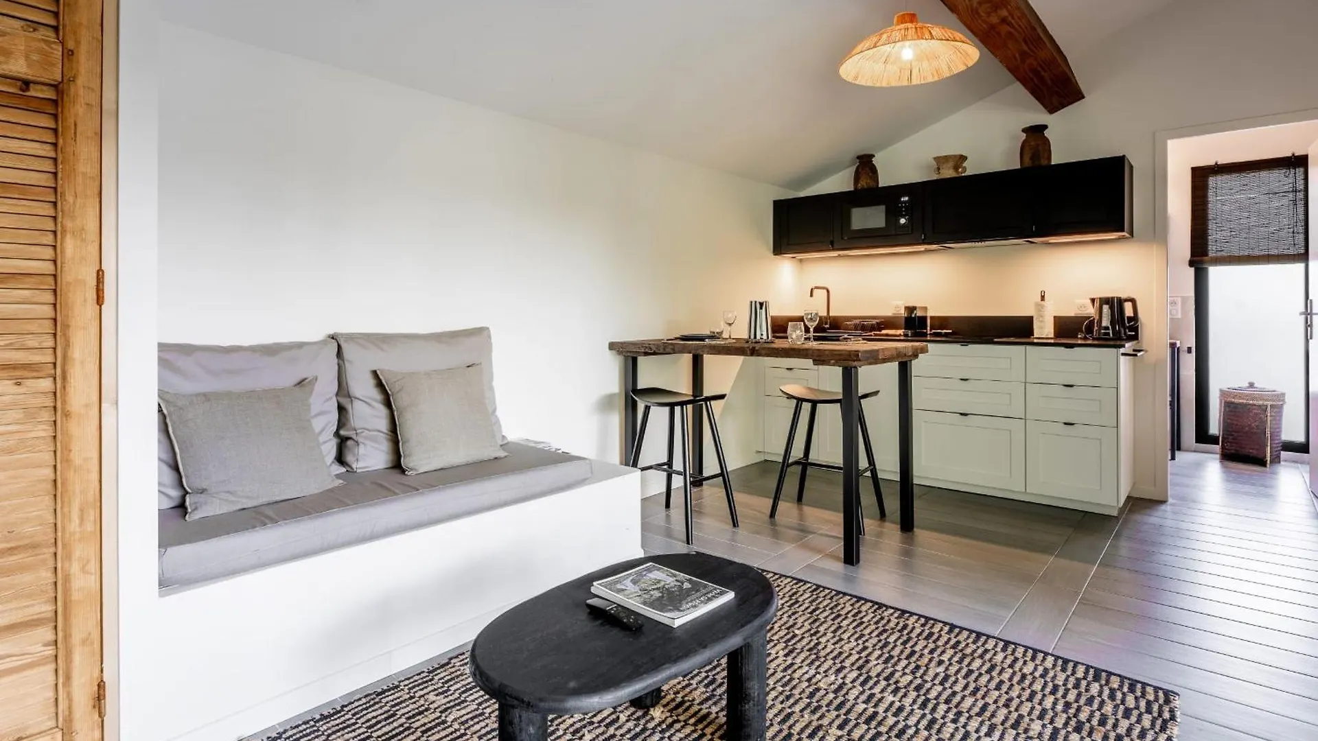 La Cabane Du Cap - 3 Stars - Parking - Terrace Aix-en-Provence France